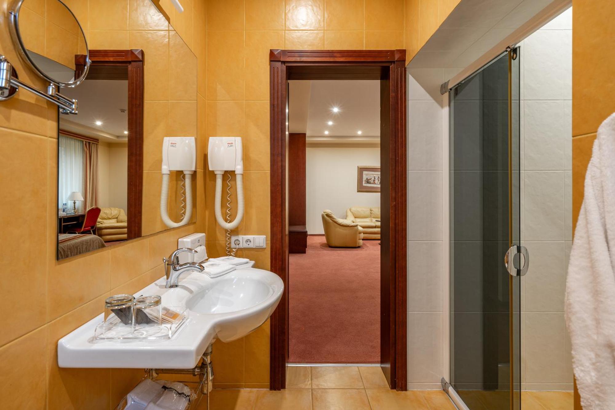 Hotel Sfinksas Kaunas Eksteriør billede